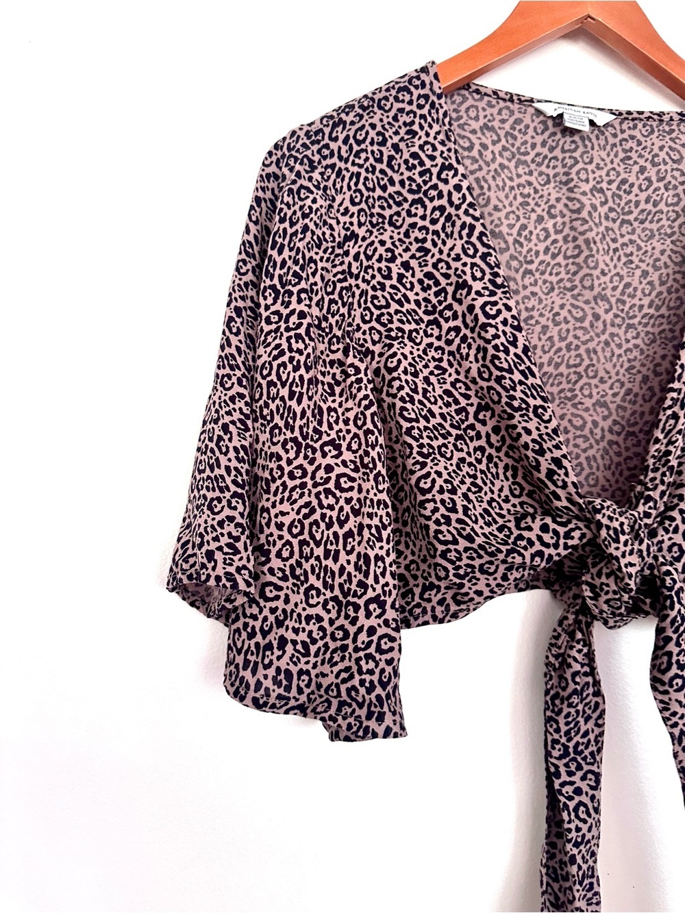 American Eagle Outfitters Tan and Brown Leopard Print Crop Top Size Small - Picture 4 of 9